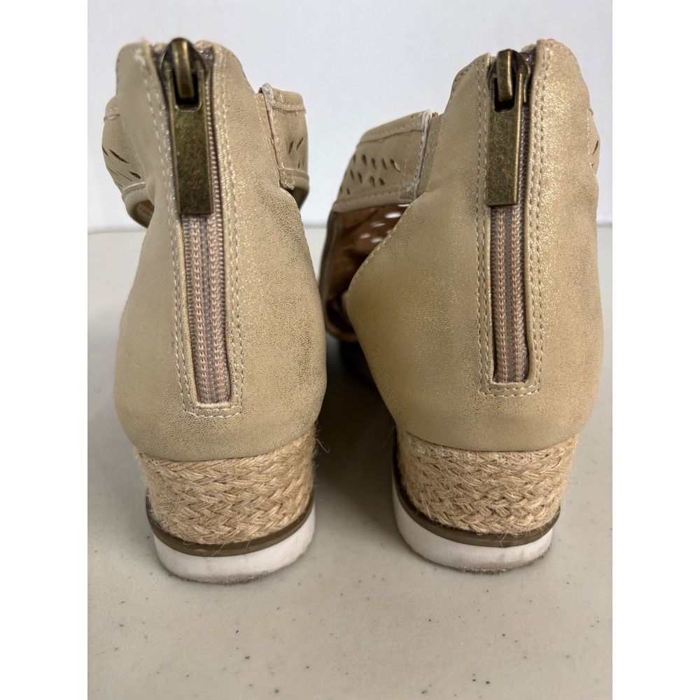 Corkys Footwear Womens Gold Laser Cut Espadrille Wedge Sandals‎ Size 8 - Picture 5 of 8